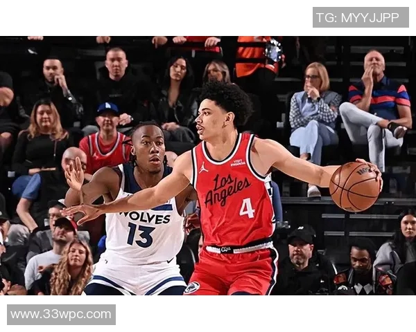 状态低迷!兰德尔10投1中仅得4分